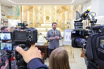 В Национальном банке презентовали новую банкноту номиналом 200 рублей