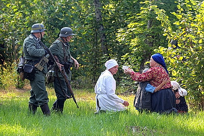 Память участников партизанского отряда \"Большевик\" почтили на мемориальном комплексе под Гомелем