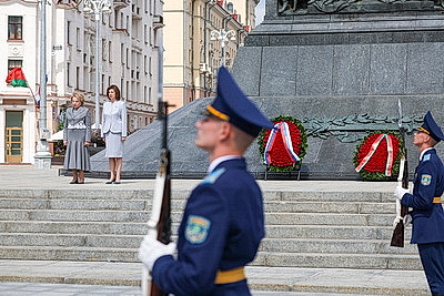 Автопробег \"Города-герои - города Героев\" по территории Беларуси стартовал от площади Победы в Минске