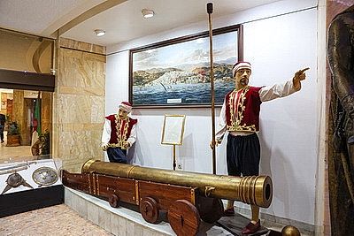 Кочанова в Алжире возложила венок в мемориальном комплексе \"Памятник славы и мученичества\"