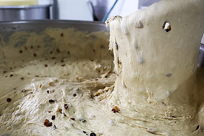 Минские хлебопеки предлагают широкий ассортимент пасхальных куличей