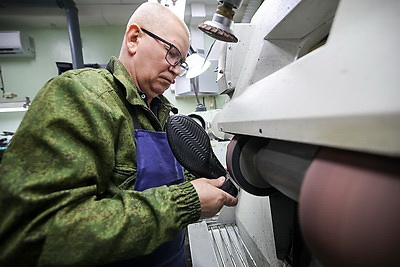 От набойки до портфеля. Как белорусские мастера дарят вещам вторую жизнь