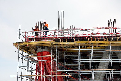 Кухарев посетил строительную площадку \"Газпром центра\" и нового корпуса 6-й ГКБ