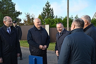Лукашенко ознакомился с экспериментом по повышению плодородия почв