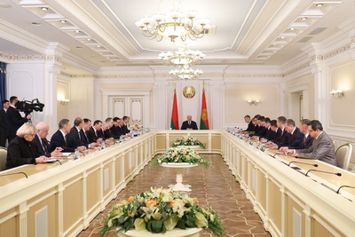 Где и как в Беларуси будут учить профессиям будущего? Вопрос стал темой совещания у Лукашенко