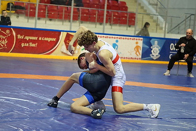 Более 500 юных спортсменов участвуют в турнире по вольной борьбе памяти Карначенка в Шклове