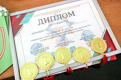 В Бресте проходит первенство города по подъему по штурмовой лестнице