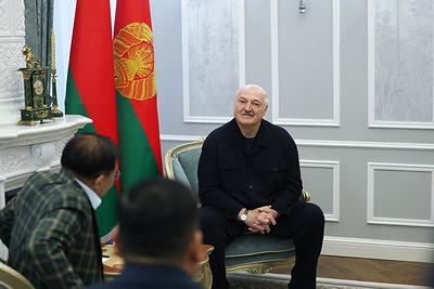 Президенты Беларуси и Мьянмы накануне официальных переговоров встречаются в неформальной обстановке