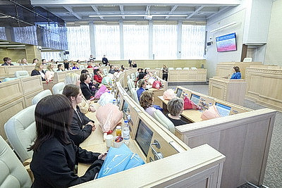 В Совете Республики прошла встреча с работницами ЖКХ