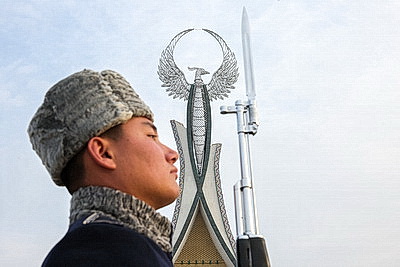 Турчин возложил венок к монументу Независимости в Ташкенте