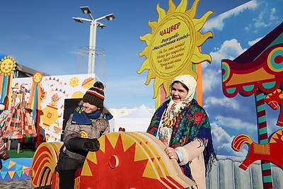 \"Это уже белорусский бренд\". Веселье на Масленицу в Минске