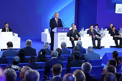 \"Великое наследие - общее будущее\". Пленарное заседание форума прошло в Бресте