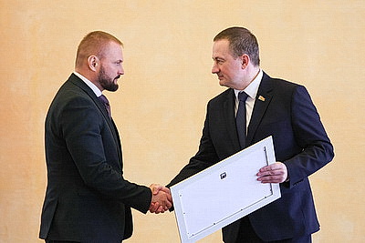 Люди разных профессий, но с общим подходом к делу. В Минске вручили госнаграды