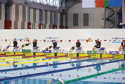 Открытое первенство Беларуси по плаванию среди юниоров проходит в Бресте