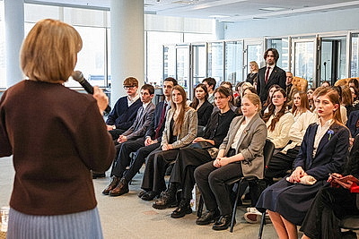 \"Неслучайные встречи\". Председатель БСЖ встретилась со студентами