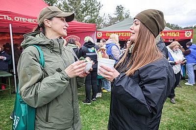 \"Символ мая, Победы, добра и плодородия\". В Беларуси проходит акция \"Яблоневый сад\"