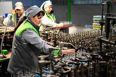 Пархомчик нацелил Брестский электроламповый завод на увеличение производства