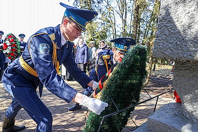 Останки 12 жертв геноцида белорусского народа перезахоронили в Кобрине