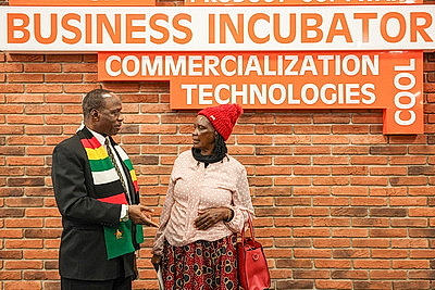 Парламентская делегация Зимбабве посетила ПВТ и ММВЦ