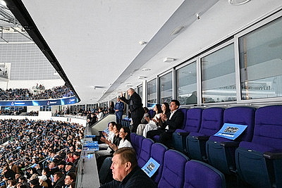 Лукашенко с трибуны \"Минск-Арены\" наблюдает за хоккейным поединком \"Динамо-Минск\" и московского \"Динамо\"