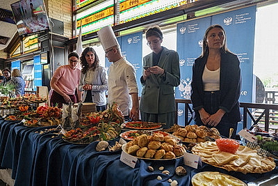 Драники, плов, равиоли. Как белорусская \"Дипломатия вкуса\" помогает в реальной дипломатии