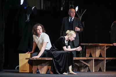 Владимирский академический театр драмы представил спектакль \"Черные доски\" на театральном форуме \"M.@rt.контакт\"