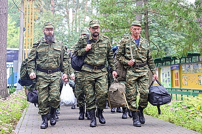 Главная задача - защищать наш дом. В Гомельской области проходят учебные сборы территориальных войск