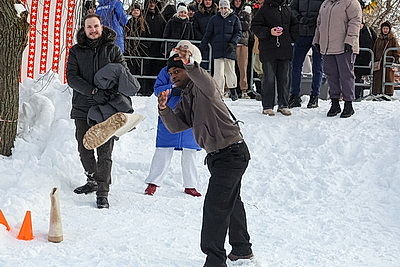 Чемпионат по метанию валенка прошел в Могилеве