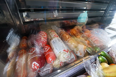 Русый о работе автолавок и сельмагов: люди должны иметь возможность купить все, что они хотят