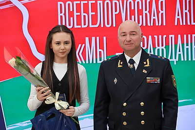 Первые паспорта гражданина Беларуси вручили детям сотрудников прокуратуры