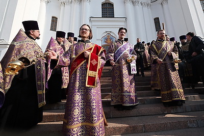 Радостью наполняется сердце. Ковчег с Поясом Пресвятой Богородицы встретили в Витебске