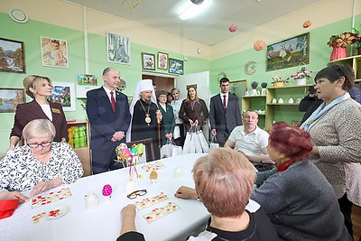 Поделиться теплом. В Клецком районе приняли участников акции \"Подари радость ближнему\"