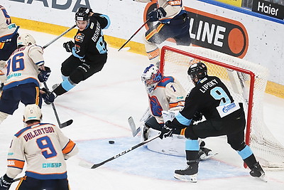 Минские динамовцы забросили шесть шайб в ворота \"Шанхайских драконов\"