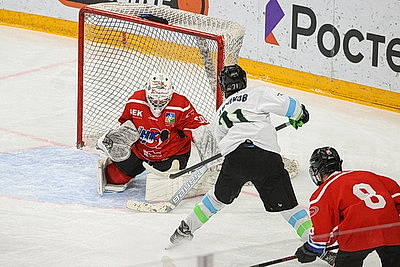 Восемь команд из четырех стран: хоккейный турнир \"В основании будущего\" стартовал в Минске