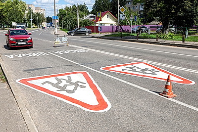 Пиктограммы, разметка. Дорожные службы Витебщины готовятся к началу учебного года
