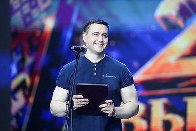 Республиканский праздник выпускников вузов состоялся на Футбольном манеже в Минске