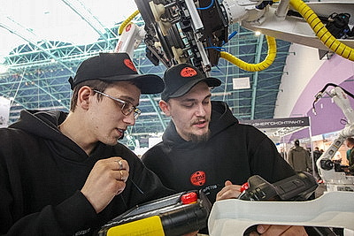 От огнезащитных материалов до роботов. В Минске представили передовые технологии в промышленности