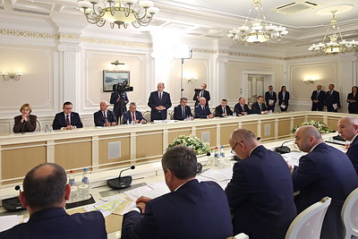 Лукашенко собрал совещание с руководством Совмина