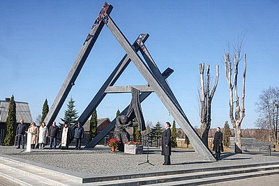 \"Это история и нашего края\". В Борках прошел митинг-реквием в День памяти трагедии в Хатыни