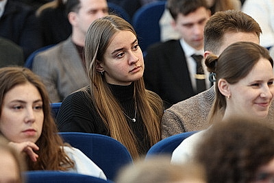 Потенциал и действующая сила. В Минске стартовала III Школа молодого ученого