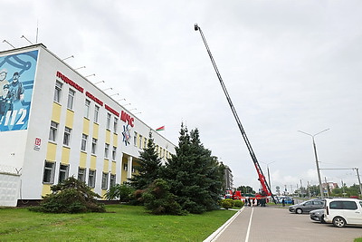 В распоряжение гродненских спасателей поступила 52-метровая автолестница