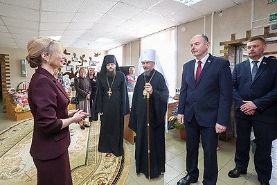 Поделиться теплом. В Клецком районе приняли участников акции \"Подари радость ближнему\"