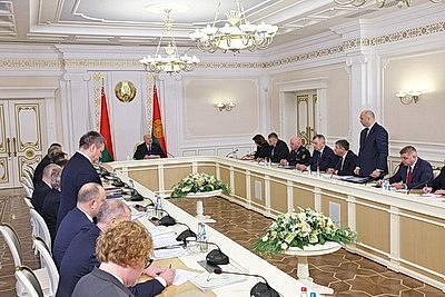 Лукашенко о перспективах Витебской области: нужен пошаговый антикризисный план