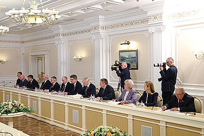 Лукашенко требует четко разделить обоснованное и необоснованное посредничество