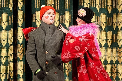 В Гродненском областном драматическом театре готовят премьеру - комедию-буфф \"Свадьба\"