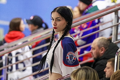 Хоккеисты \"Юности\" обыграли \"Металлург\" в матче экстралиги