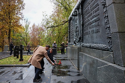 В Горецком районе почтили память героев битвы под Ленино и перезахоронили останки советских воинов