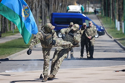 Торжественная отправка новобранцев на срочную военную службу прошла в Минске и регионах Беларуси