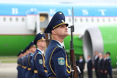 Визит Президента Узбекистана в Беларусь завершился, Лукашенко лично проводил коллегу в аэропорту