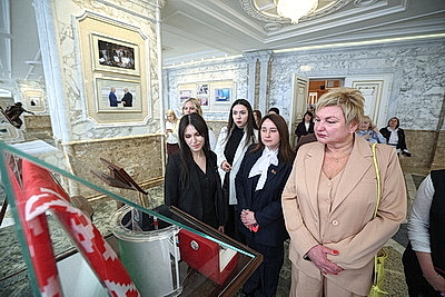 Представительницы сферы ЖКХ побывали с экскурсией во Дворце Независимости
